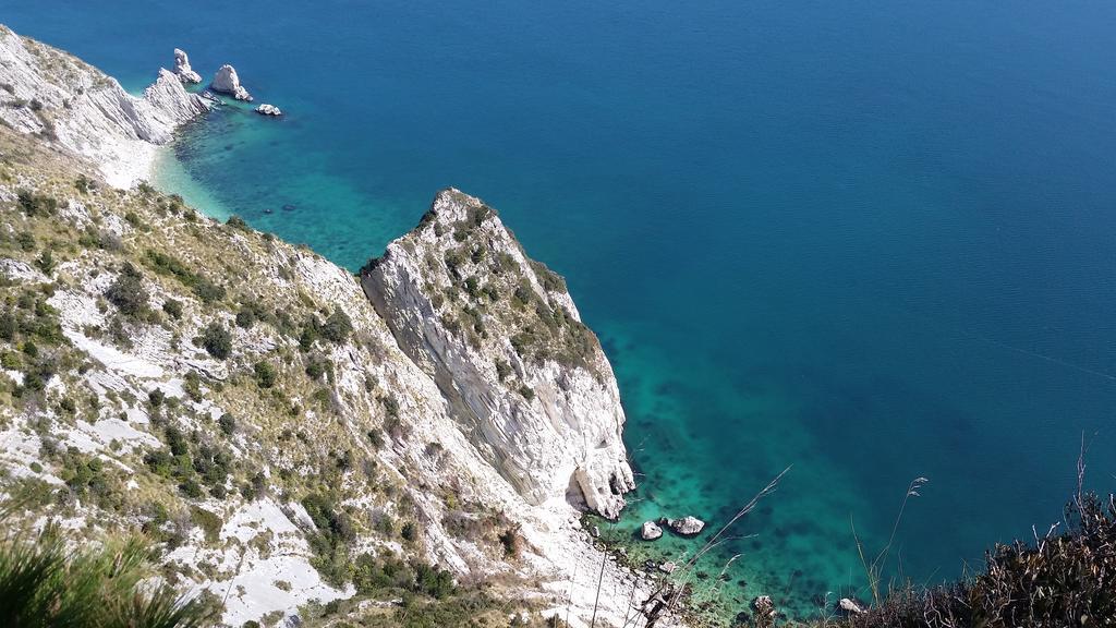 A Due Passi Dal Mare B&B Numana Exterior foto